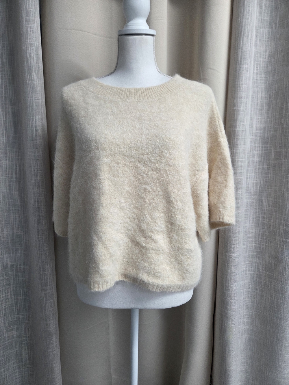 Gianni Bini Cream Alpaca Fuzzy Sweater Cottagecore Vanilla Girl Cozy Size M